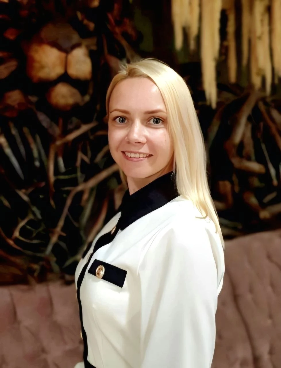 Елена — эксперт по закупкам и торгам, руководитель Tendeal